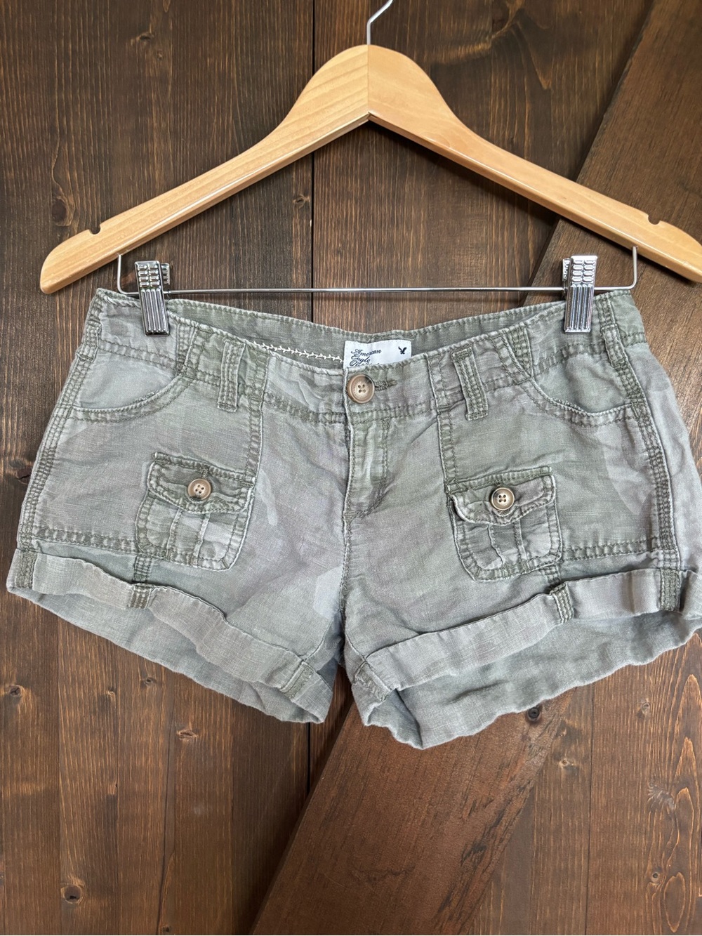 💚 American Eagle Olive Cargo Utility Shorts